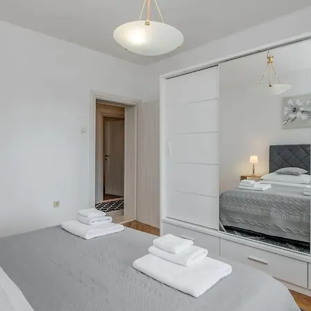 Apartamento New- 3 Bedroom In Trogir